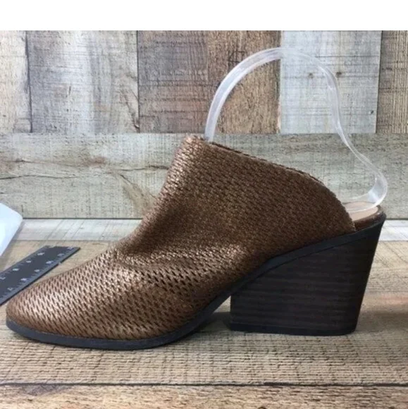 Lucky Brand LK- LARSSON Bronze Leather Mule/ Clog Size 7.5 - Picture 2 of 12